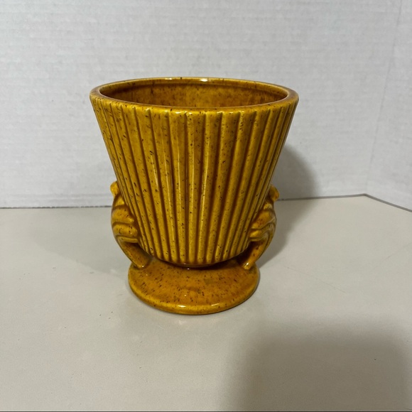 Vintage Haeger USA Mustard Yellow Speckled Footed Vase/Planter - Picture 3 of 4